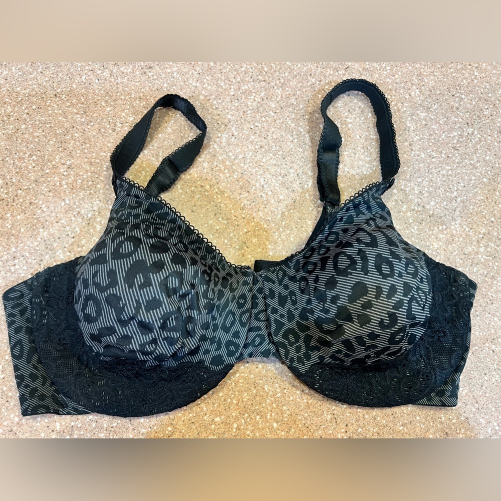 OLGA BRA BLACK AND GRAY LEOPARD SIZE 40DD